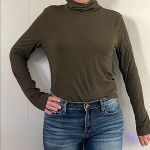 Madewell turtleneck tissue thin forest green